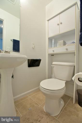 3707 Mazewood Ln, Fairfax, VA 22033 - photo 1