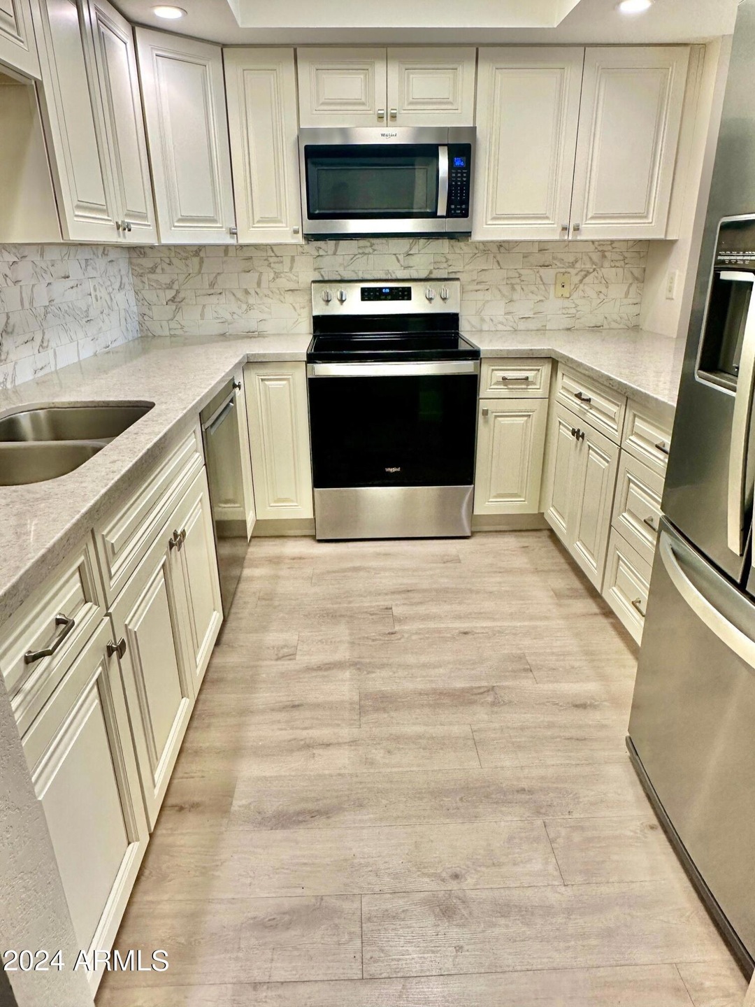 CONDO PIC KITCHEN