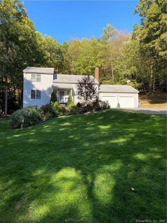 Welcome home to 382 Litchfield Street!