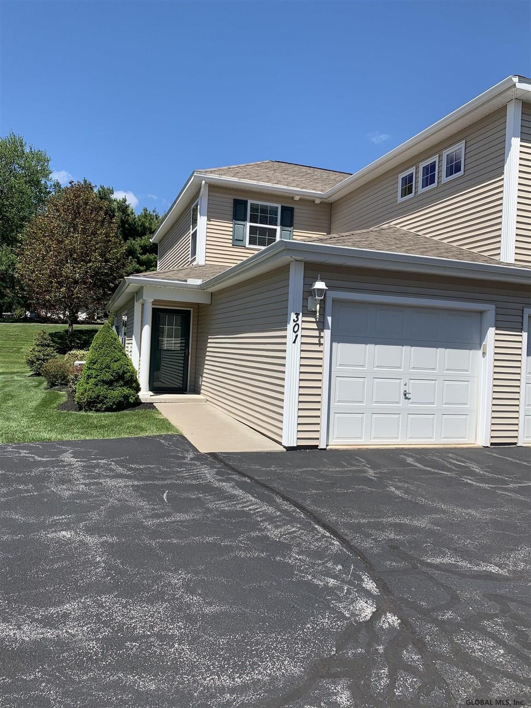 301 Royale Ct, Troy, NY 12180 - photo 1