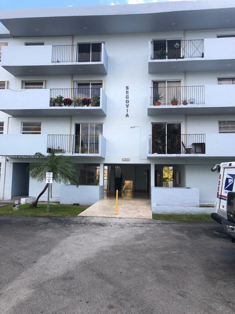 Garden Lake Towers unit 104, Miami, FL 33184 - photo 1