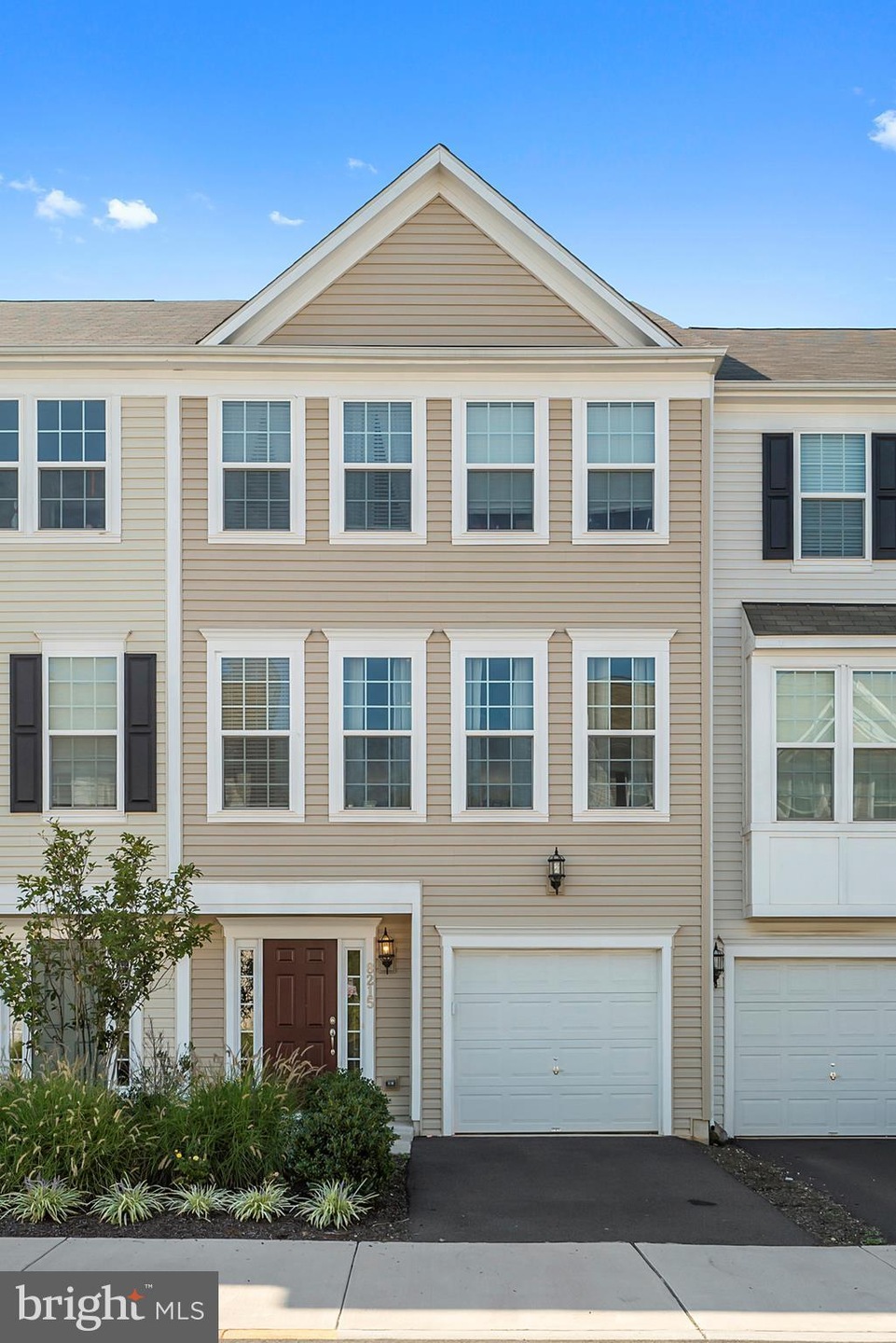 8215 Heritage Crossing Ct, Manassas, VA 20109 - photo 1