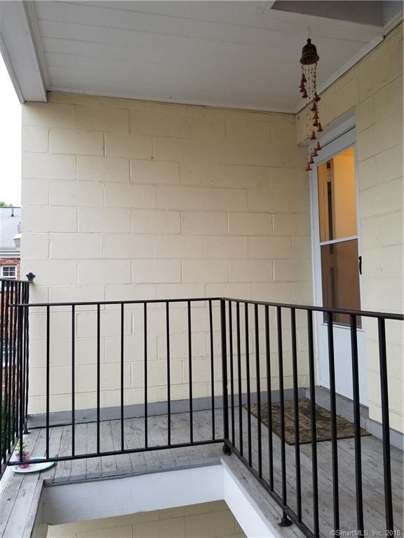 394 Courtland Ave unit C4, Stamford, CT 06906 - photo 1