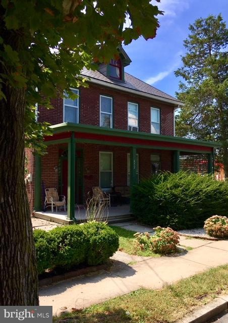 452 W Queen St, Chambersburg, PA 17201 - photo 1