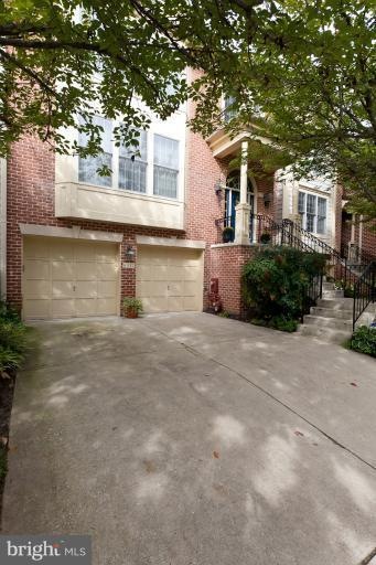 6432 Cloister Gate Dr, Baltimore, MD 21212 - photo 1