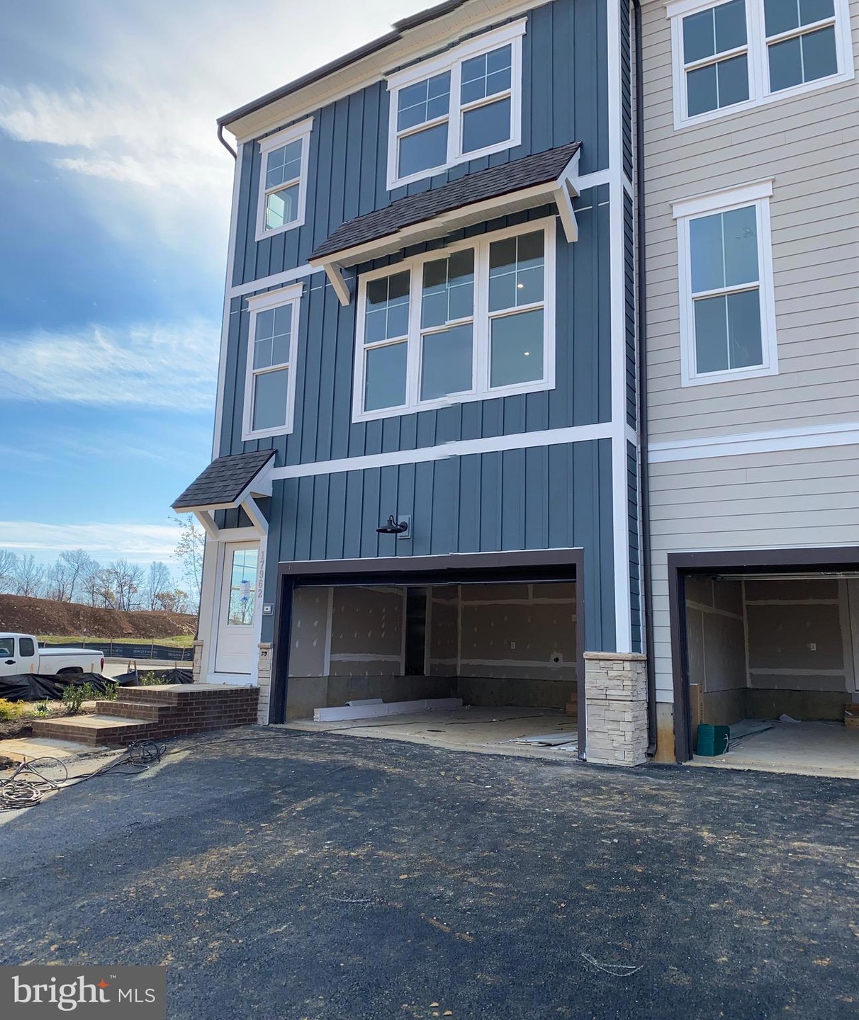 17962 Overlook Rd, Dumfries, VA 22026 - photo 1