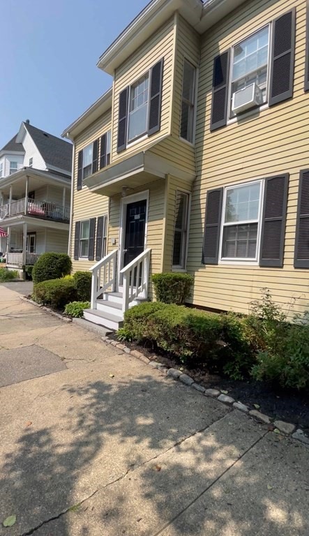 352 Cabot St unit 1, Beverly, MA 01915 - photo 1