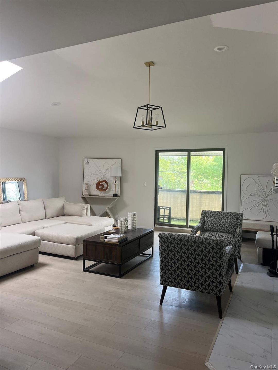 85 Manorhaven Blvd unit 83, Port Washington, NY 11050 - photo 1