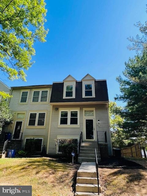 18818 Mcfarlin Dr, Germantown, MD 20874 - photo 1