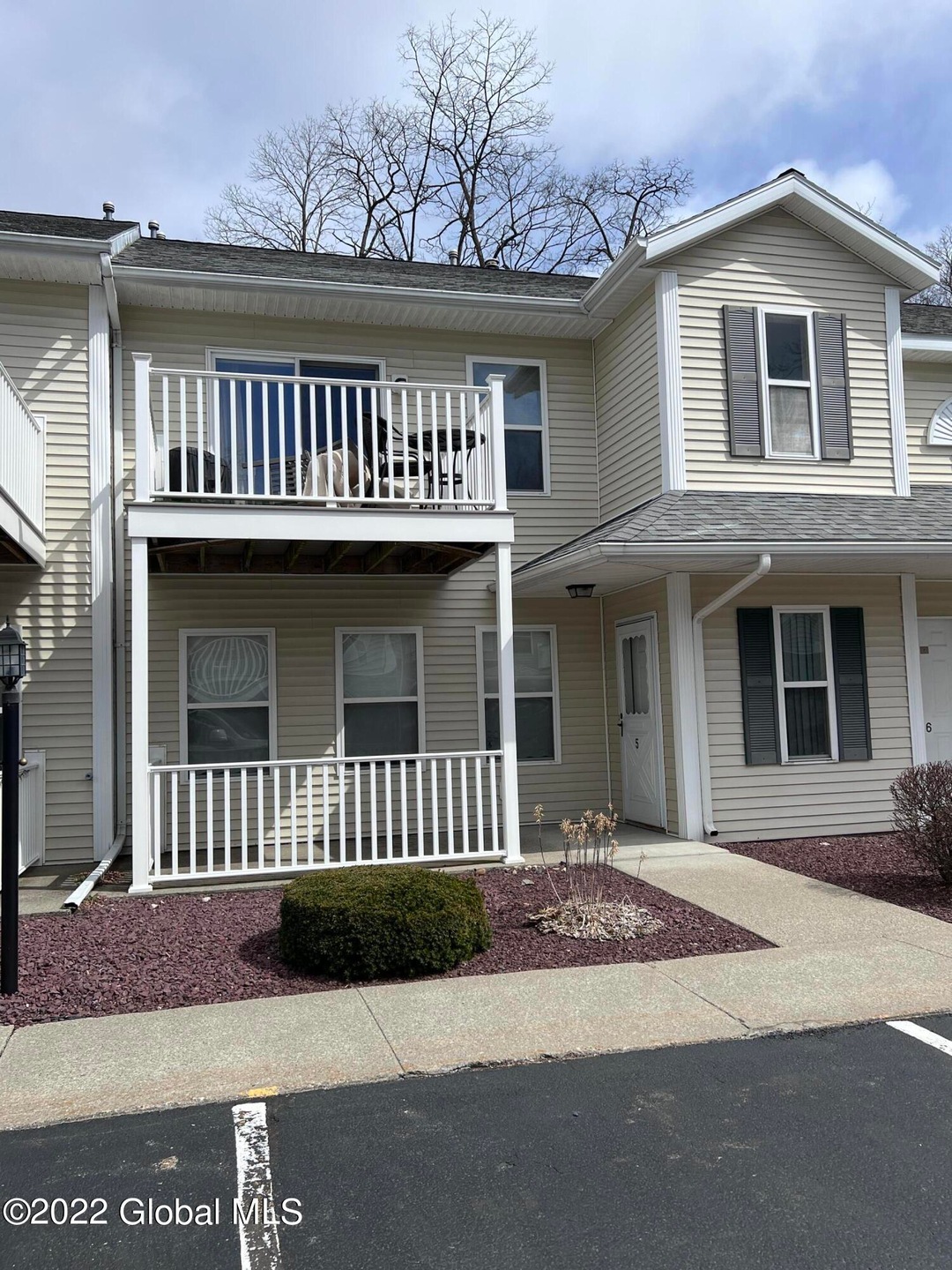 1905 Cambridge Manor Dr, Schenectady, NY 12302 - photo 1