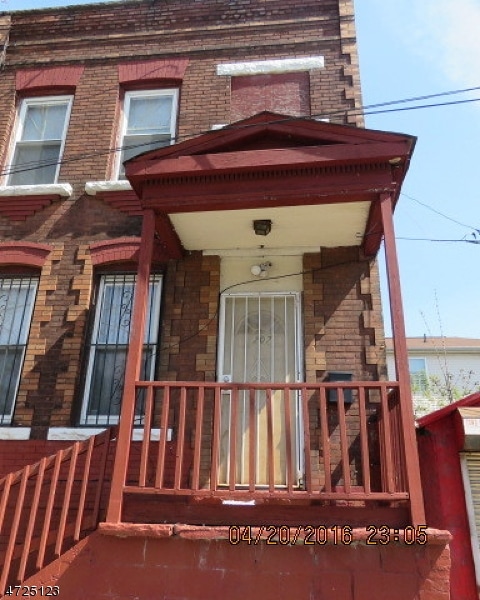 207 Dickerson St, Newark, NJ 07107 - photo 1