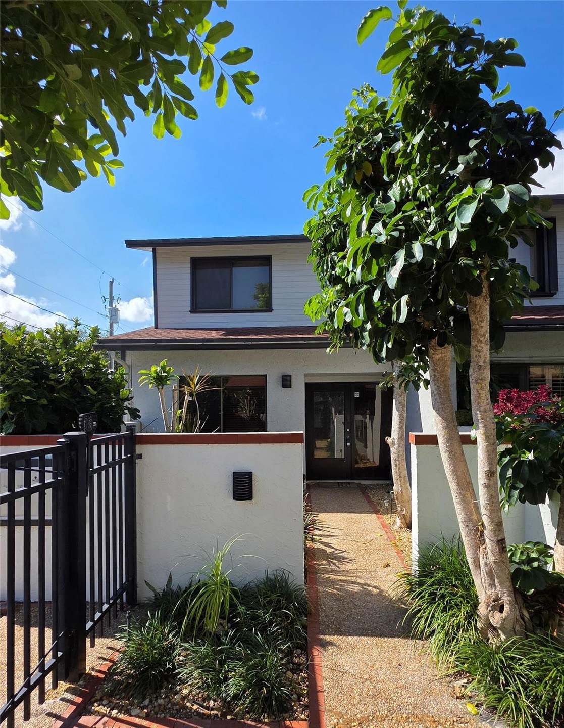 817 SE 12th Ct unit 1, Fort Lauderdale, FL 33316 - photo 1