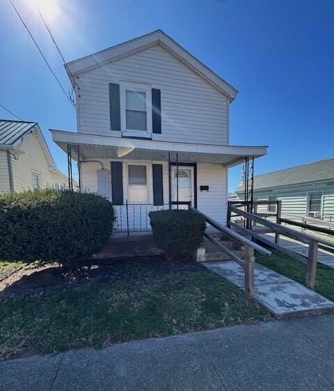 309 E Pine St, Covington, VA 24426 - photo 1