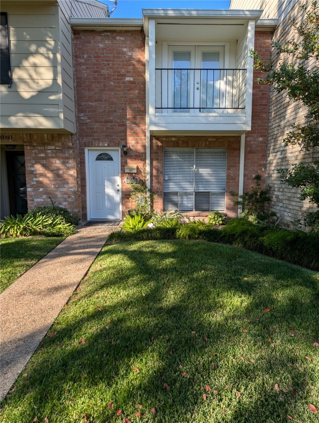 10158 Longmont Dr unit 387, Houston, TX 77042 - photo 1