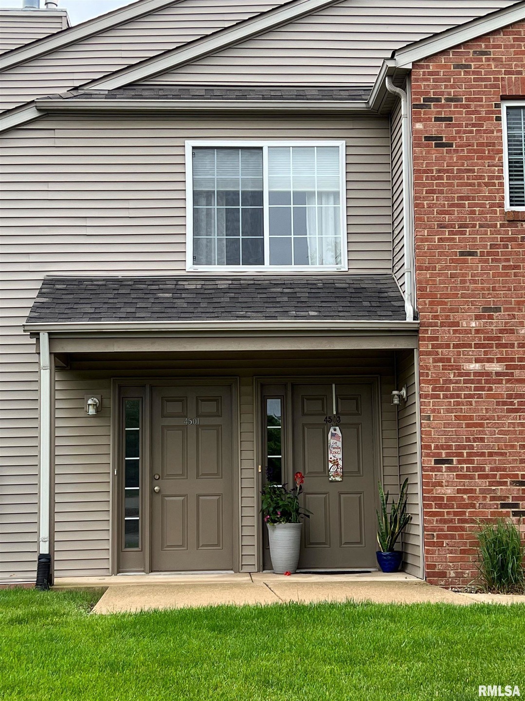 4501 N Thornhill Dr unit 201C, Peoria, IL 61615 - photo 1