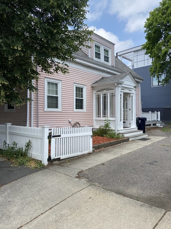 131 Auburn St, Cambridge, MA 02139 - photo 1