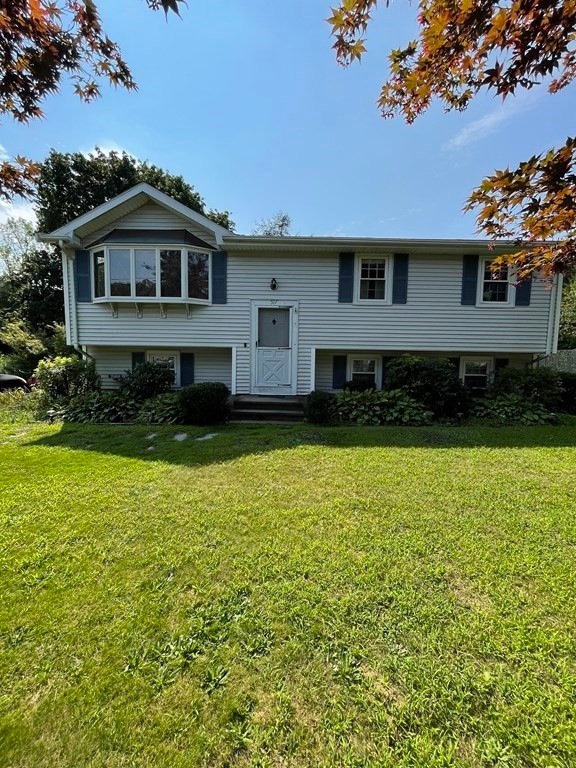517 Beech St, Rockland, MA 02370 - photo 1