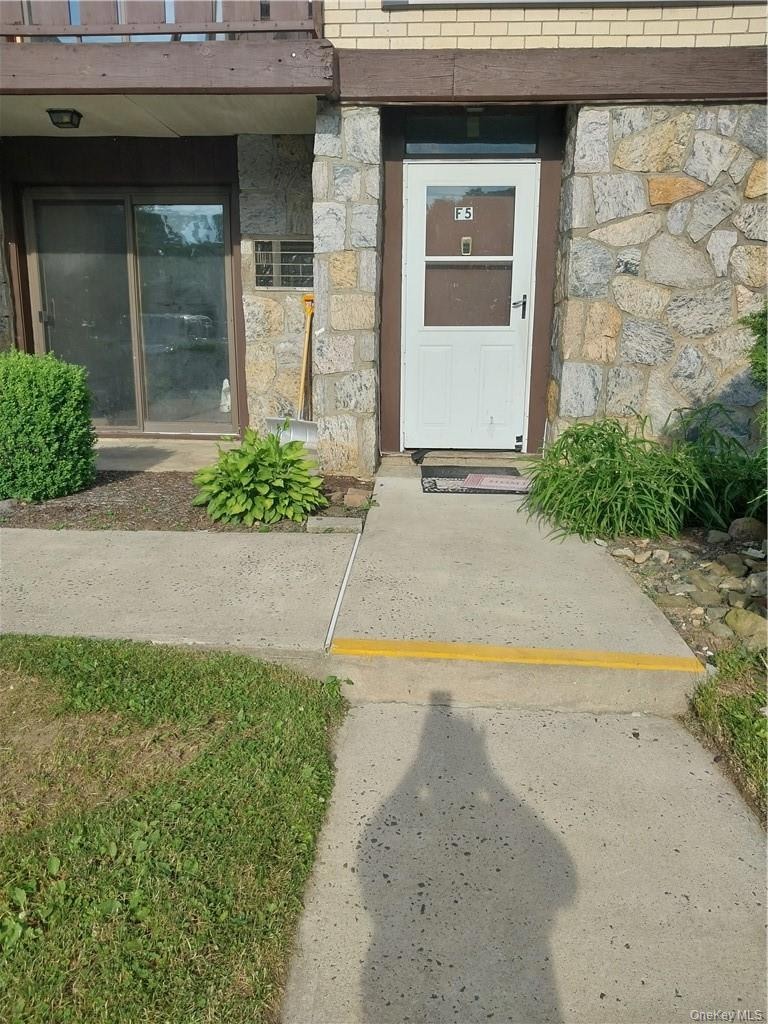 250 N Main St unit F5, Spring Valley, NY 10977 - photo 1