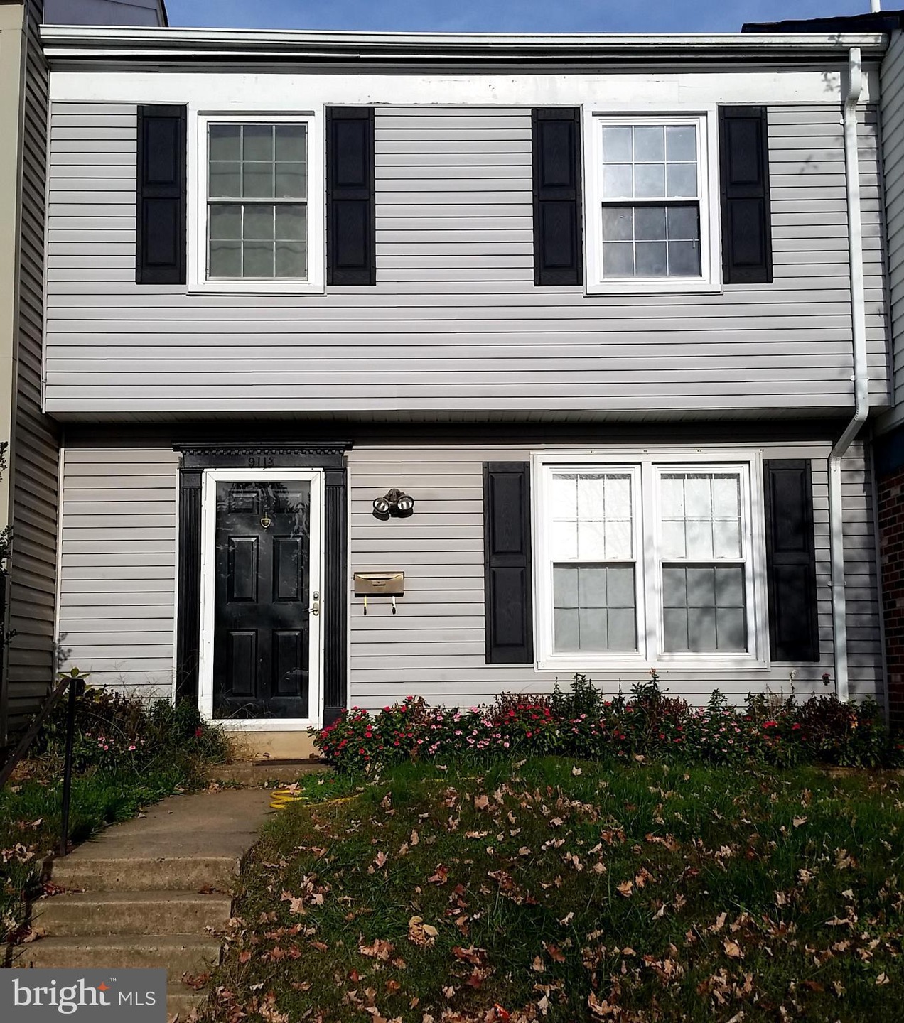 9113 Wharton Ct, Manassas, VA 20110 - photo 1