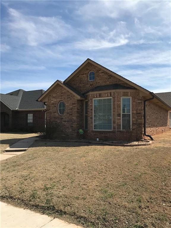 908 Woodward Ave, Moore, OK 73160 - photo 1