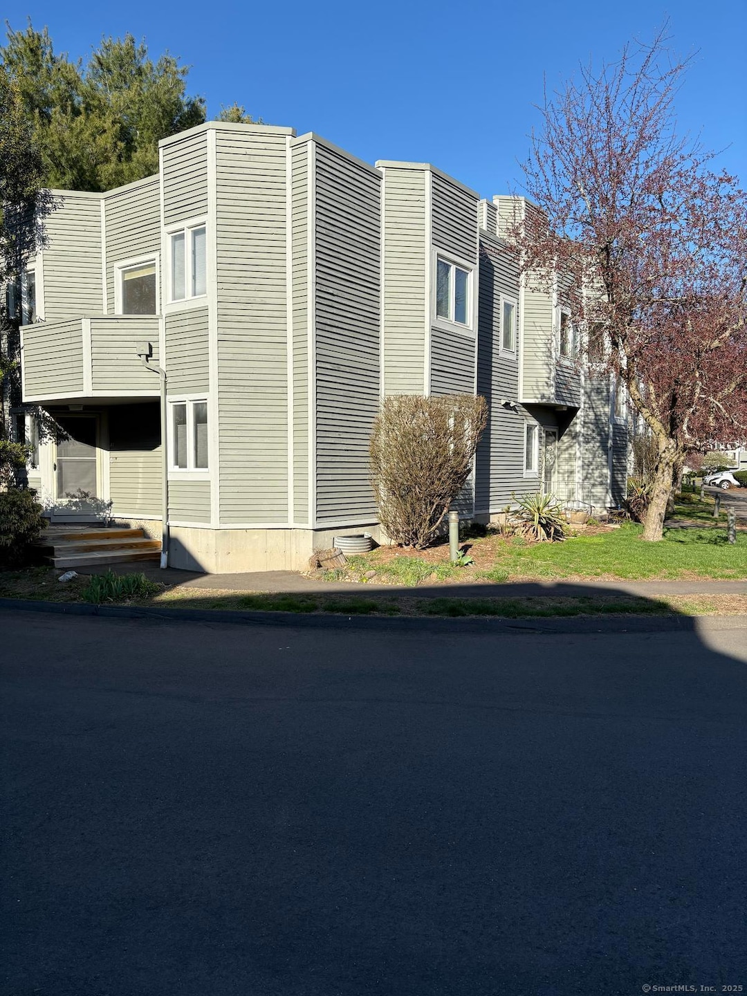 1410 Whitney Ave unit D1, Hamden, CT 06517 - photo 1