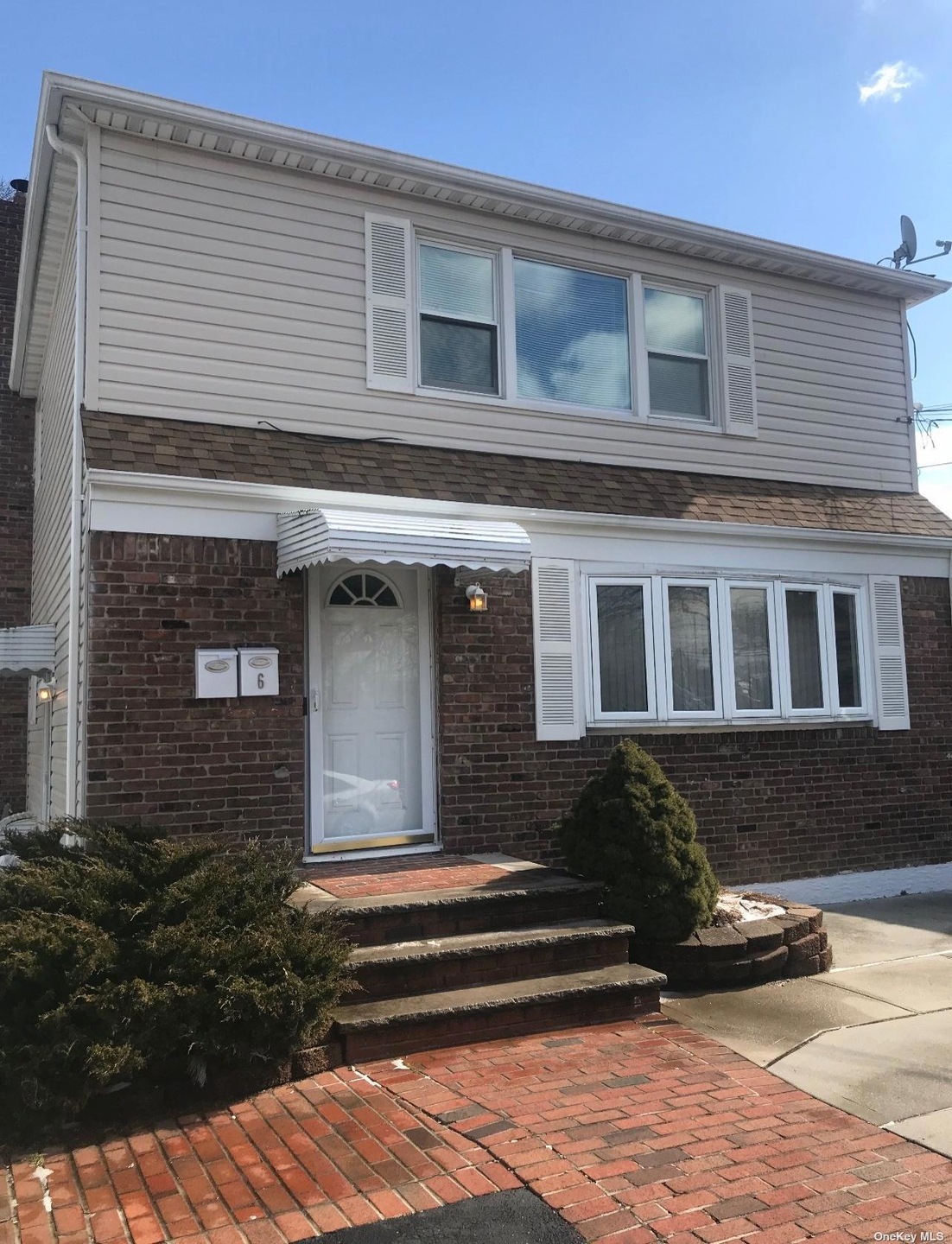 6 Taft Ave unit 1st fl, Lynbrook, NY 11563 - photo 1