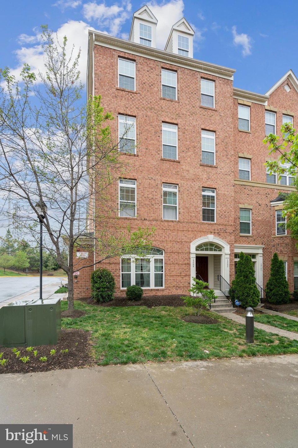 15097 Leicestershire St, Woodbridge, VA 22191 - photo 1