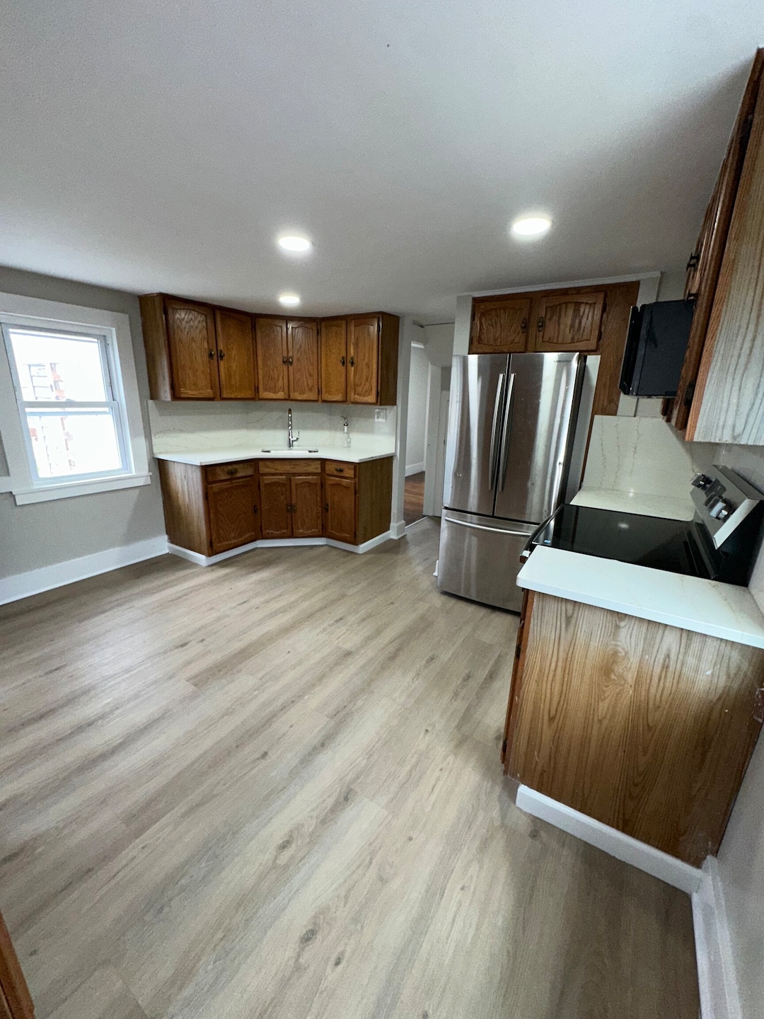 34 Bulkeley Place, New London, CT 06320 - photo 1