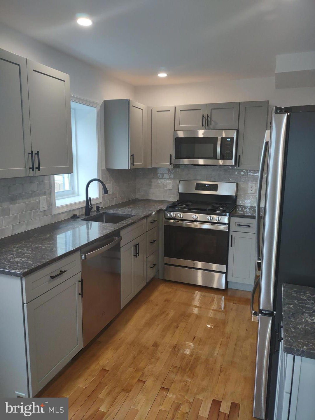 2709 Fort Dr, Alexandria, VA 22303 - photo 1