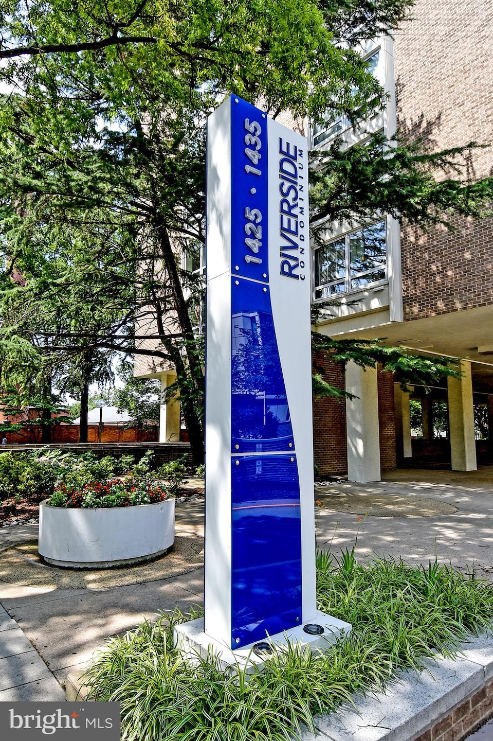 Riverside unit B413, Washington, DC 20024 - photo 1