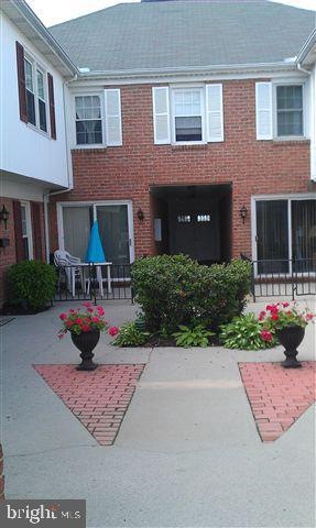 426 W Chocolate Ave, Hershey, PA 17033 - photo 1