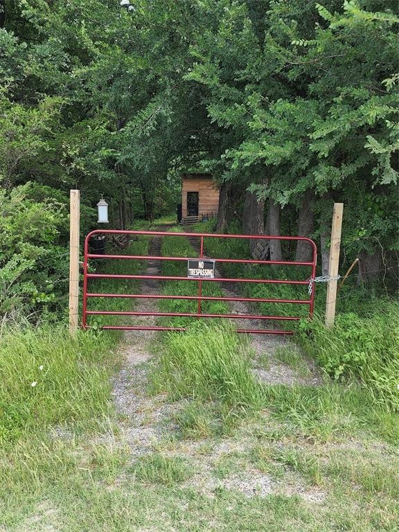 520 County Road 4070 520 County Road 4070, Ector, TX 75439 - photo 1