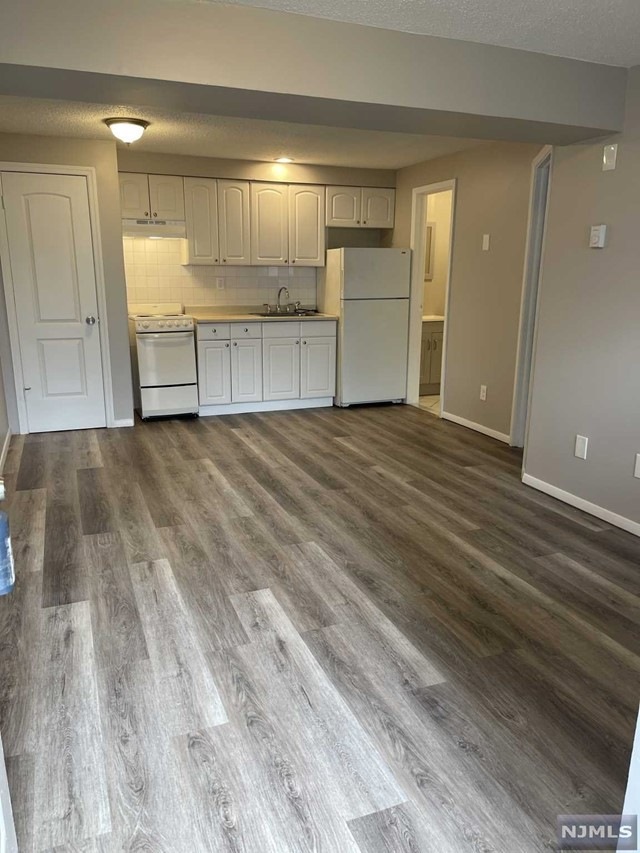 322 Park St unit 16, Hackensack, NJ 07601 - photo 1