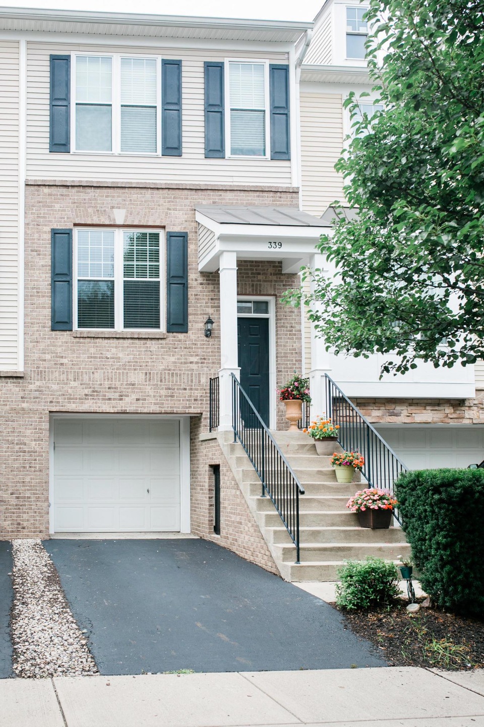 339 Hanton Way-0053