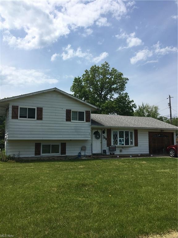 708 W Shore Blvd, Sheffield Lake, OH 44054 - photo 1