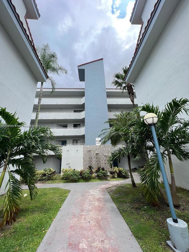 Verabella Falls unit F-415, Miami, FL 33193 - photo 1