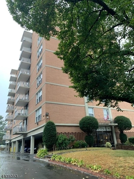 712 N Broad St unit 3E, Elizabeth, NJ 07208 - photo 1