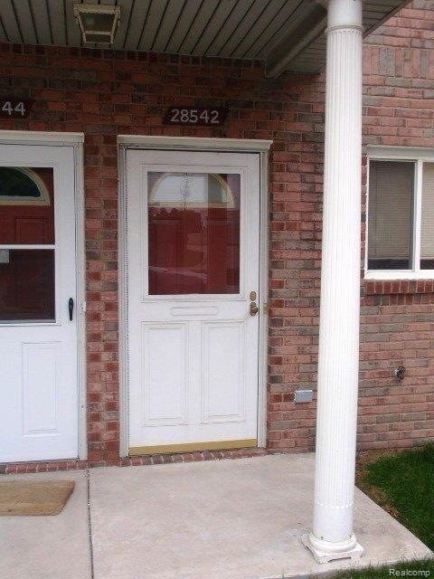 28542 Cole St, Roseville, MI 48066 - photo 1