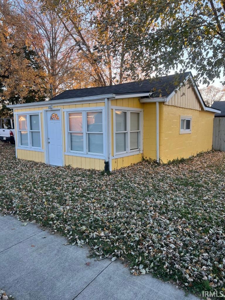 524 Cherry St, Greenfield, IN 46140 - photo 1