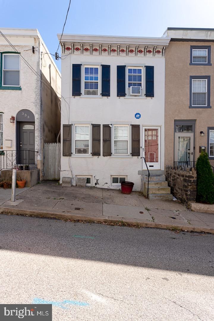 331 Carson St, Philadelphia, PA 19128 - photo 1