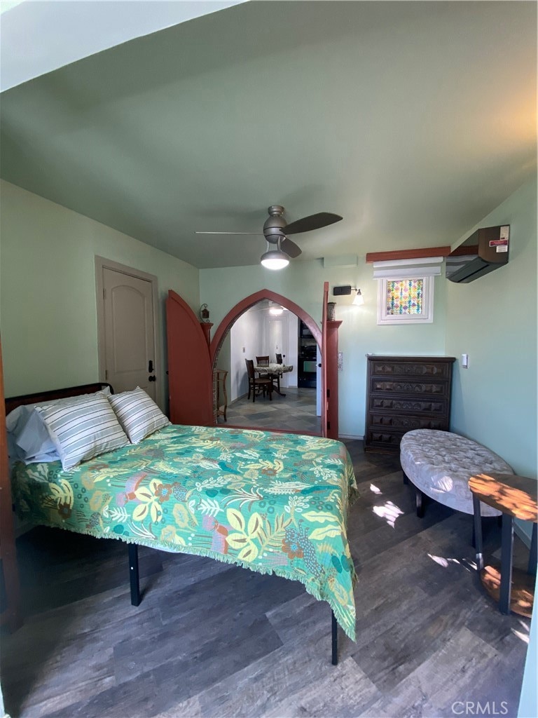 Private room w/ private entrance