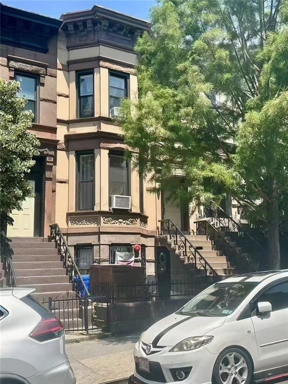 Sold $1,600,000 • Co-Listing Agent