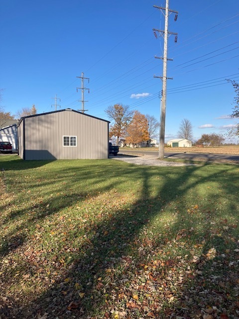 300 N Prairie St, Tuscola, IL 61953 - photo 1