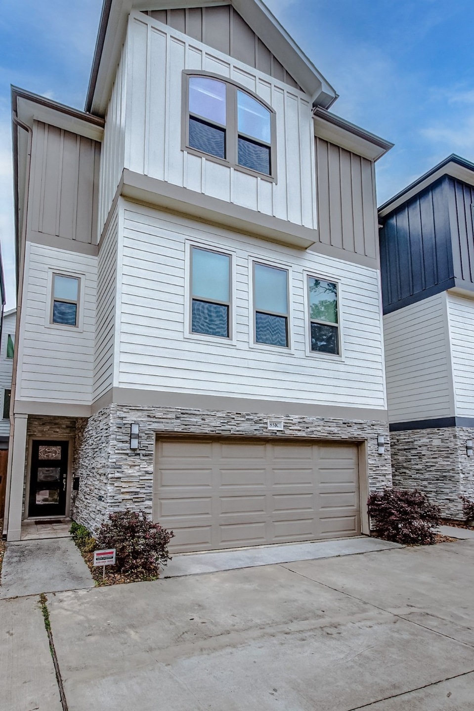 851 Fisher St unit C, Houston, TX 77018 - photo 1