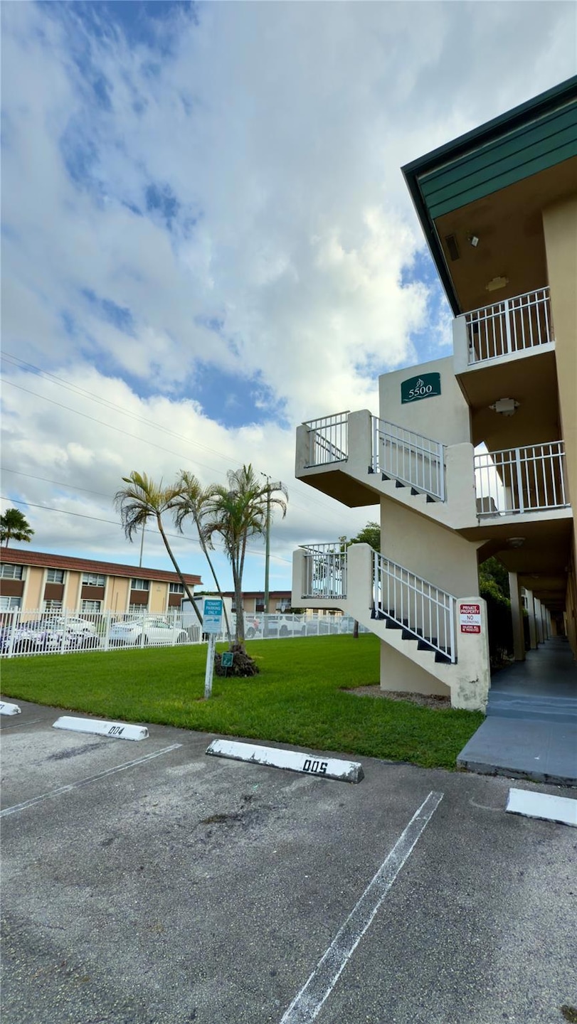 5500 SW 77th Ct unit 207, Miami, FL 33155 - photo 1