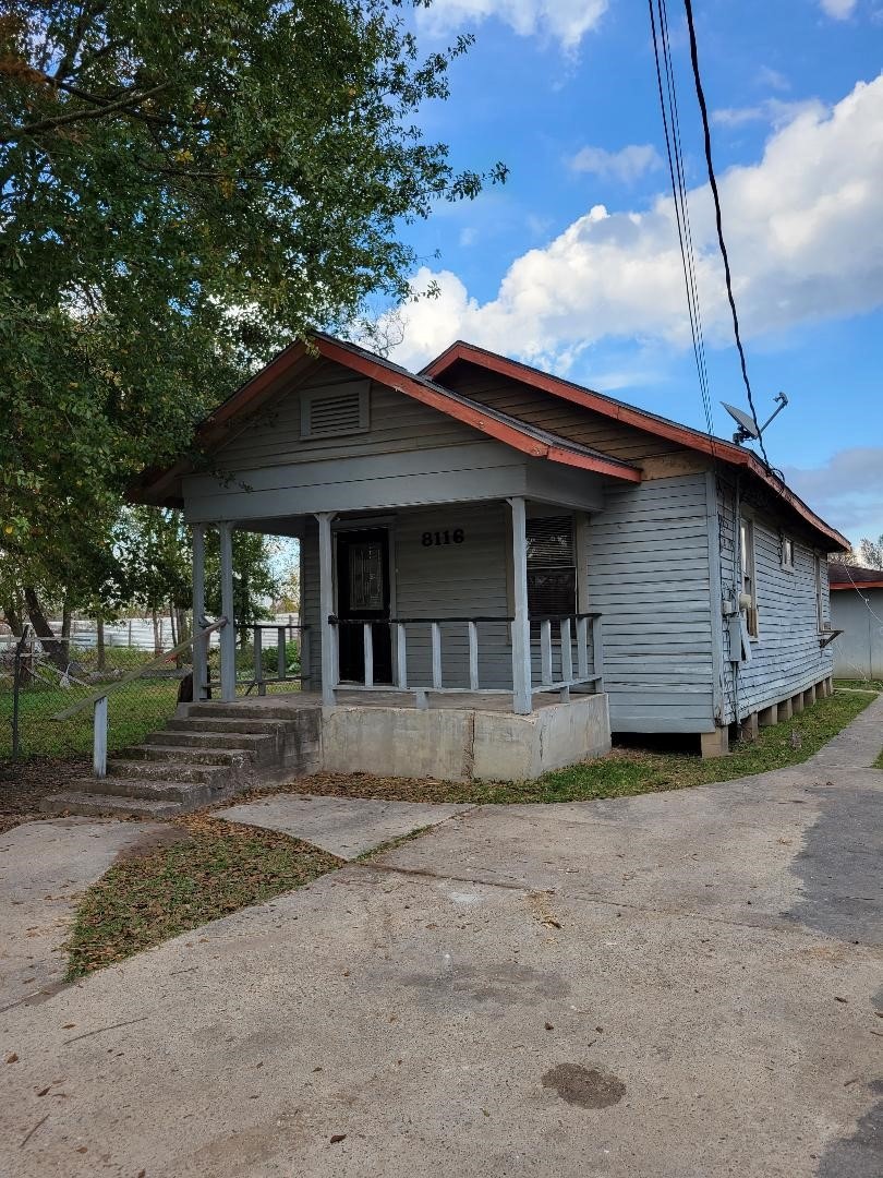 8116 Willow St, Houston, TX 77088 - photo 1