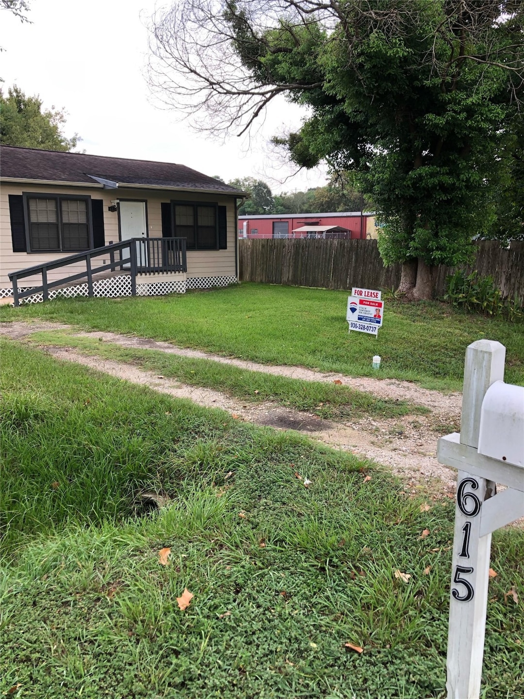 615 S Cherry St, Tomball, TX 77375 - photo 1