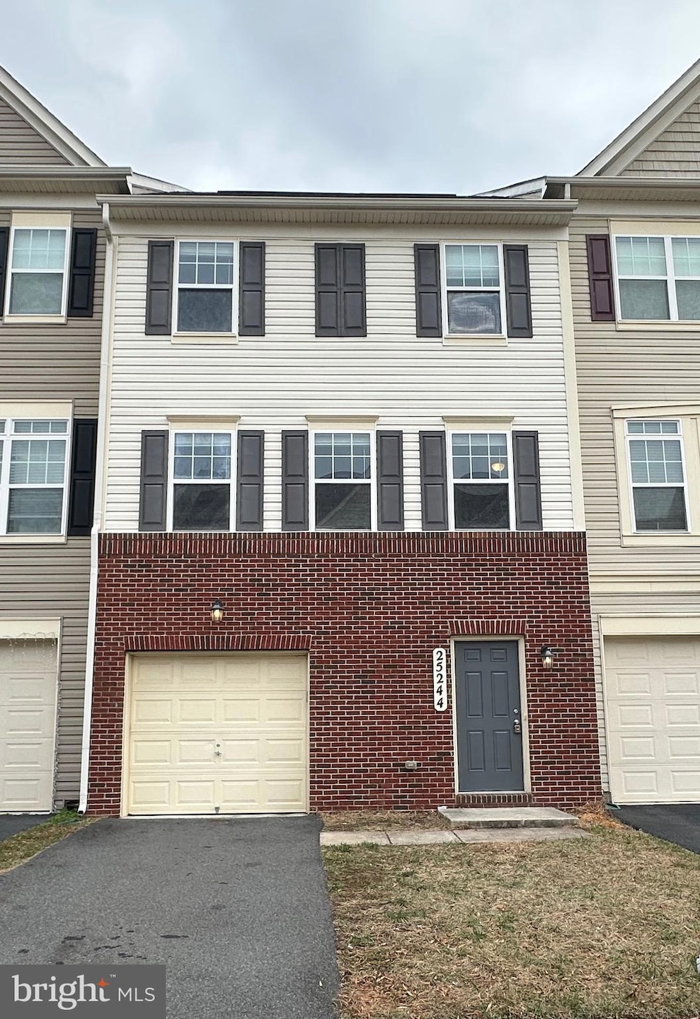 25244 Demilton Terrace, Chantilly, VA 20152 - photo 1