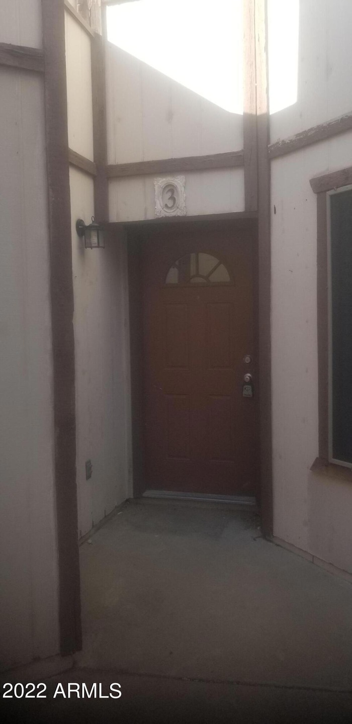 1720 E Pepper Cir unit 3, Mesa, AZ 85203 - photo 1