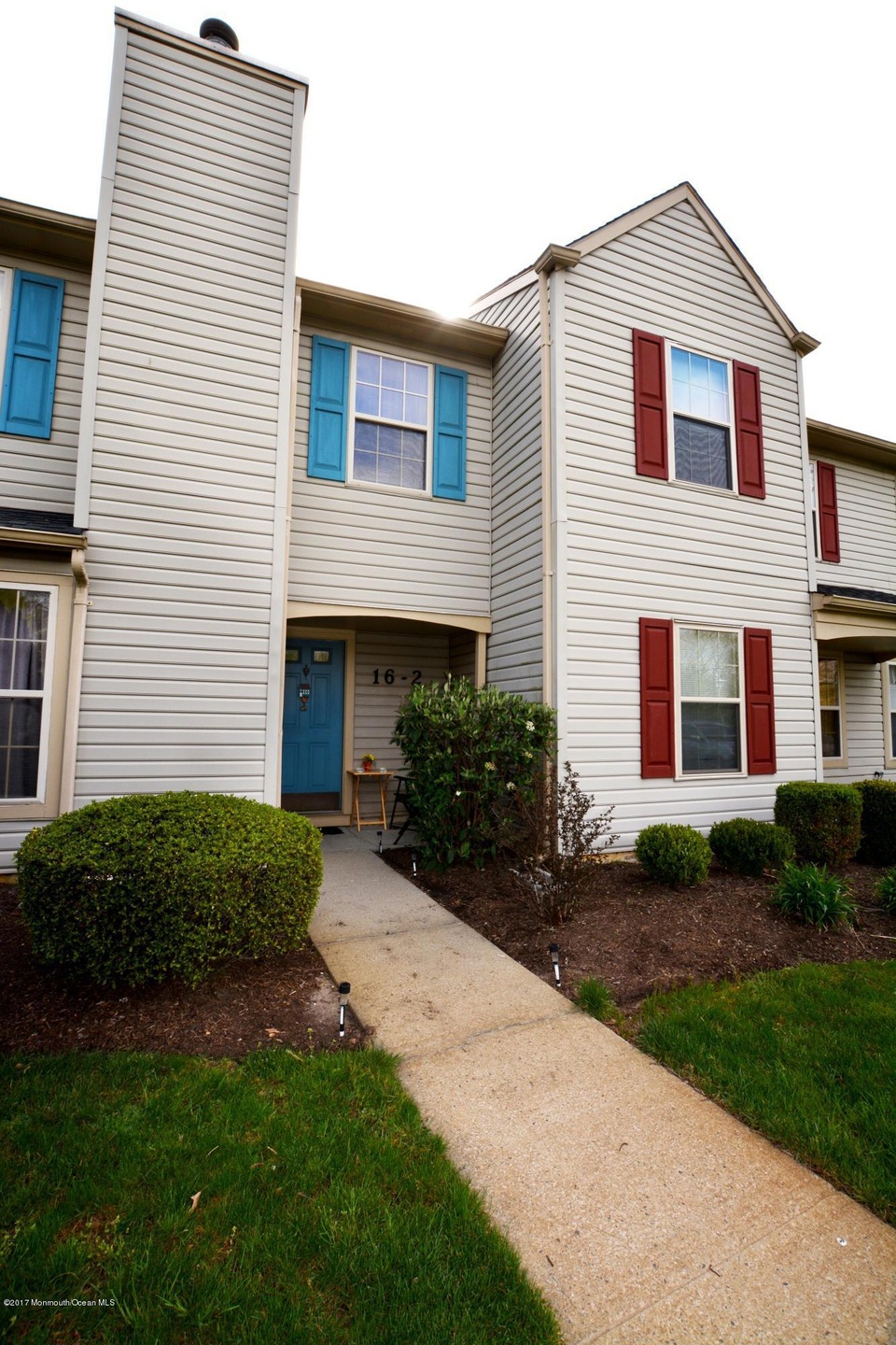 16 Stuart Dr, Unit 2